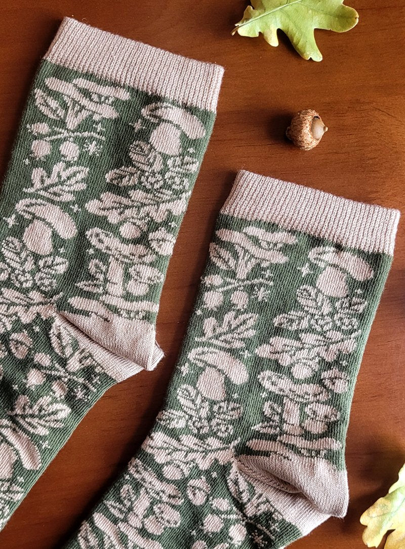635926284c8c427be4b356c9_socks-green-main_1748829839041.jpg