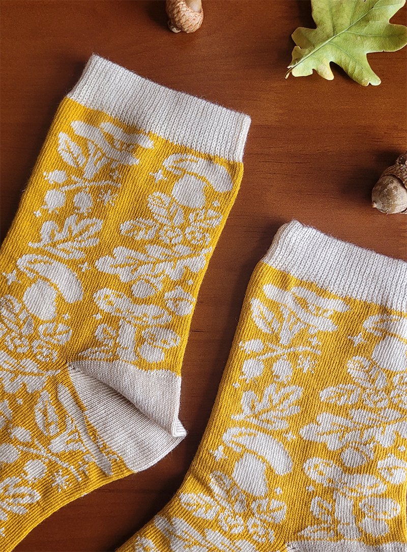 635926284c8c427be4b356c9_socks-yellow-main_1748831600913.jpg
