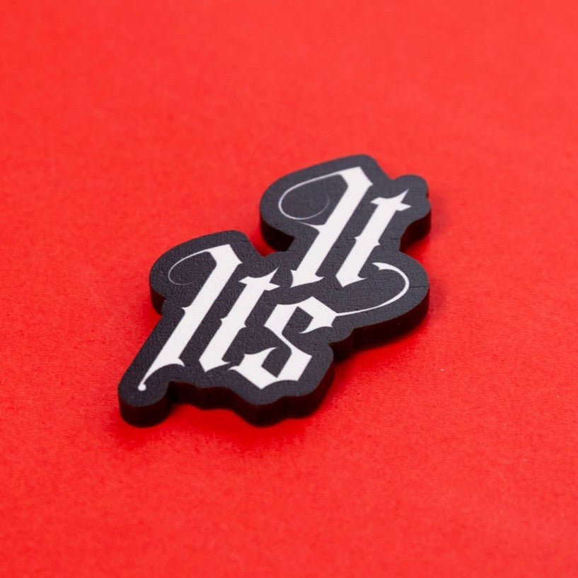 It / Its Gothic Pronoun Pin